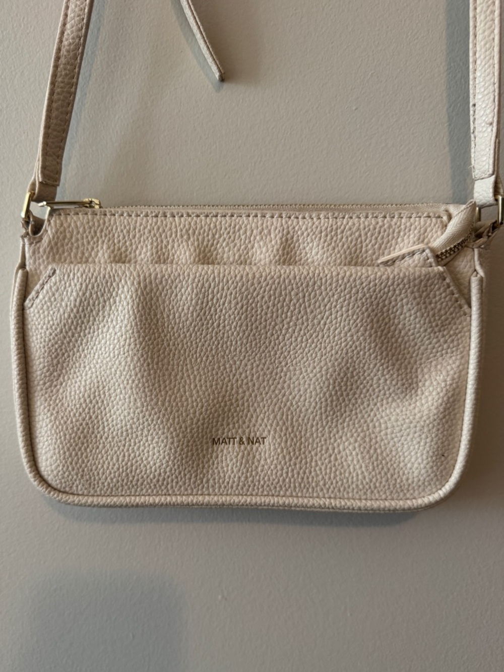 Matt & Nat Light Cream Pebble Crossbody Shoulder Bag - Picture 3 of 7